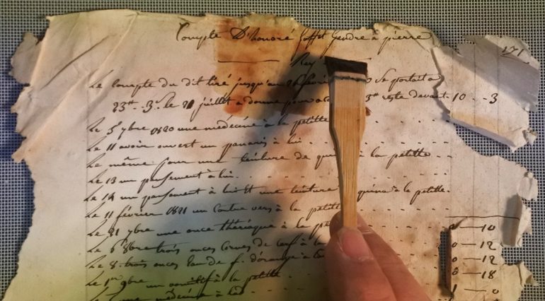 Étapes de la restauration du registre du médecin Portalès