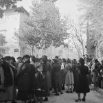 Cérémonie du 11 novembre. Monument aux morts. Pendant les discours